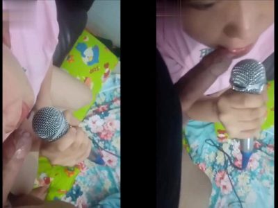 Đi hát karaoke mà em muốn dùng 2 mic